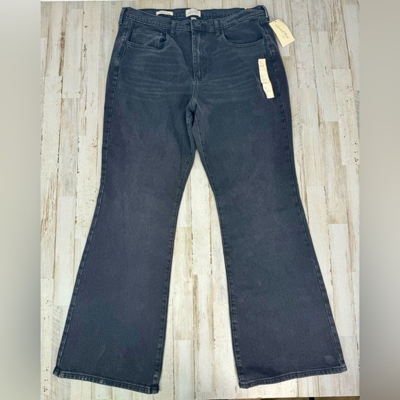Universal Thread Women's High-Rise Flare Jeans Black Denim Size 16R Short NWT - Picture 3 of 12